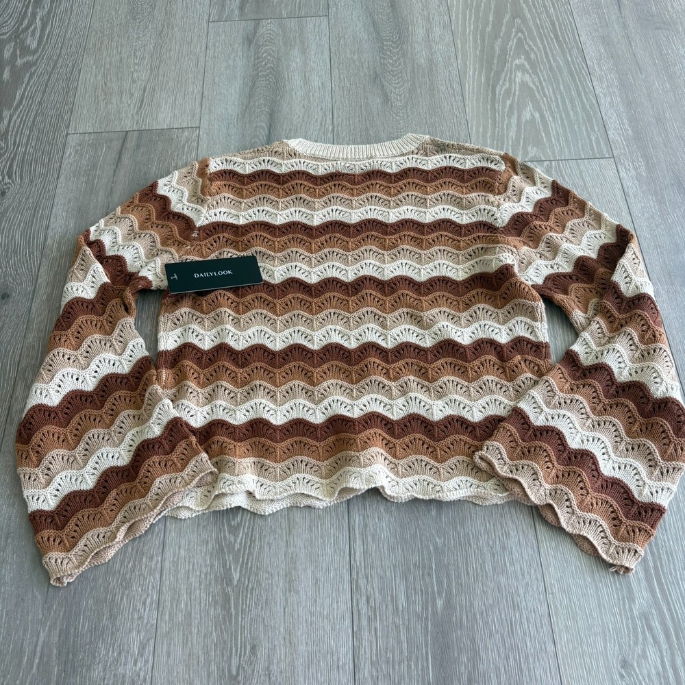 NWT Olivia Grey Womens Tan Multi Chevron Striped Open Knit Sweater Size M - Picture 2 of 13